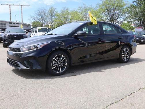 Aurora Black 2024 Kia Forte LXS