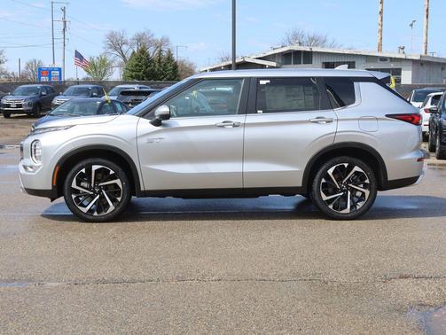 Alloy Silver Metallic 2025 Mitsubishi Outlander SE S-AWC