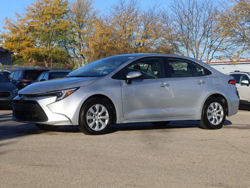 2025 Toyota Corolla Hybrid XLE