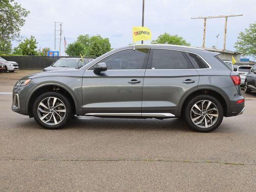 Daytona Gray Pearl Effect 2023 Audi Q5 45 S line Premium Plus