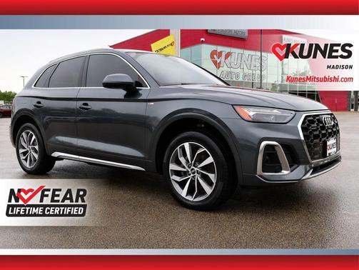 Daytona Gray Pearl Effect 2023 Audi Q5 45 S line Premium Plus
