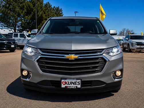 Satin Steel Metallic 2021 Chevrolet Traverse LT Cloth