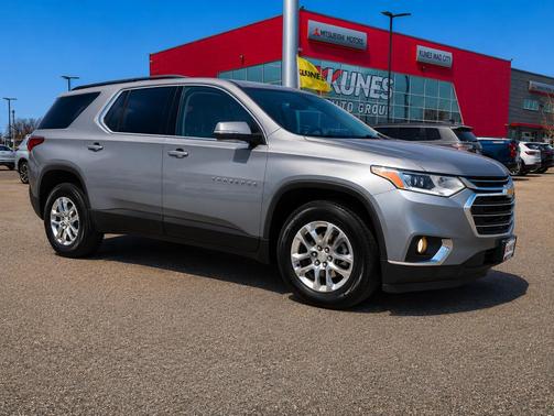 Satin Steel Metallic 2021 Chevrolet Traverse LT Cloth