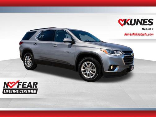Satin Steel Metallic 2021 Chevrolet Traverse LT Cloth