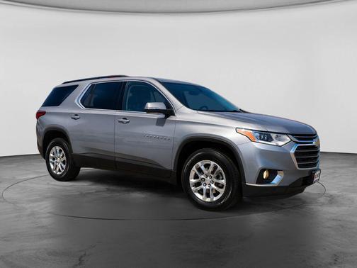 Satin Steel Metallic 2021 Chevrolet Traverse LT Cloth