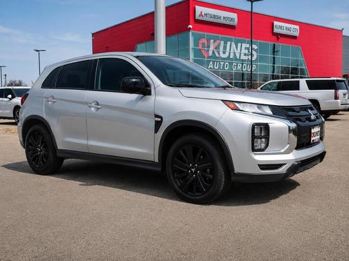 Alloy Silver Metallic 2026 Mitsubishi Outlander Sport 2.0 LE