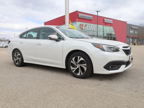 Crystal White Pearl 2022 Subaru Legacy Premium