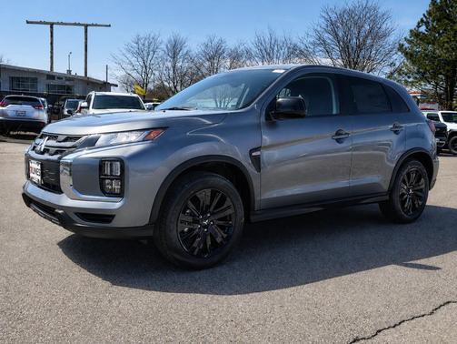 Mercury Gray Metallic 2026 Mitsubishi Outlander Sport 2.0 LE