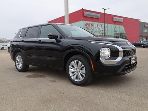 Labrador Black Pearl 2026 Mitsubishi Outlander ES 1.5T 2WD