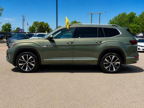 Avocado Green Pearl 2025 Volkswagen Atlas 2.0T SEL Premium R-Line 4MOTION