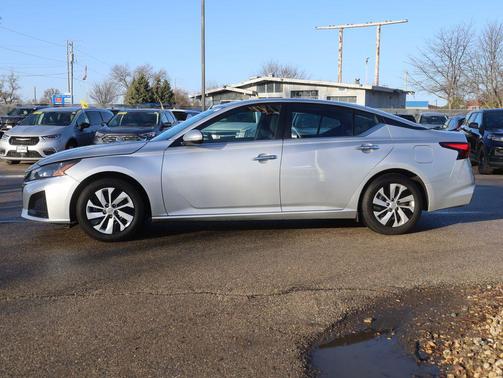 2023 Nissan Altima S FWD