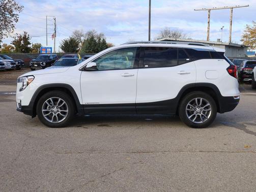 Summit White 2024 GMC Terrain SLT