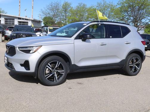 Gray 2024 Volvo XC40 B5 Core