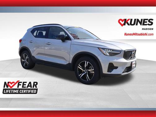 Gray 2024 Volvo XC40 B5 Core