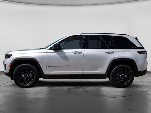 Silver Zynith 2024 Jeep Grand Cherokee Altitude