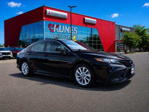 Midnight Black Metallic 2023 Toyota Camry SE