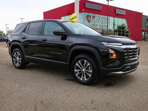 Mosaic Black Metallic 2026 Chevrolet Equinox 1LT