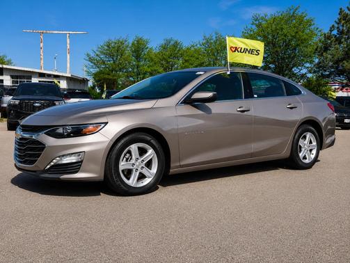 Mineral Gray Metallic 2024 Chevrolet Malibu FWD 1LT
