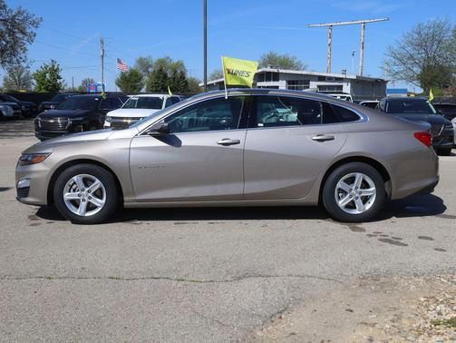 Mineral Gray Metallic 2024 Chevrolet Malibu FWD 1LT