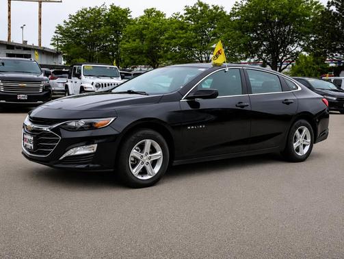 Mosaic Black Metallic 2023 Chevrolet Malibu FWD 1LT