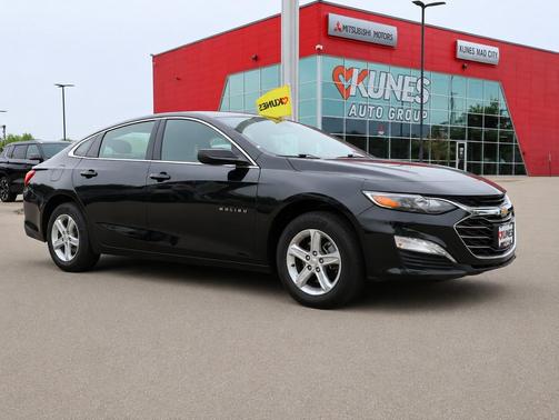 Mosaic Black Metallic 2023 Chevrolet Malibu FWD 1LT