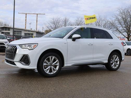 2024 Audi Q3 Premium 45 TFSI S line quattro Tiptronic