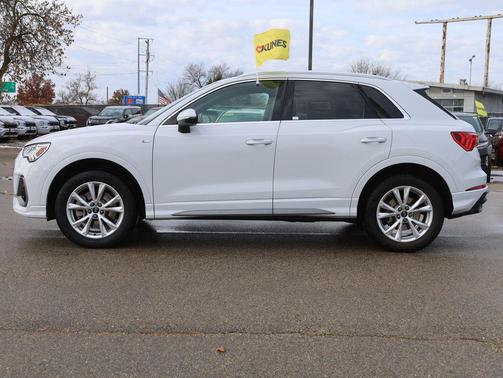 2024 Audi Q3 Premium 45 TFSI S line quattro Tiptronic