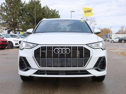 2024 Audi Q3 Premium 45 TFSI S line quattro Tiptronic