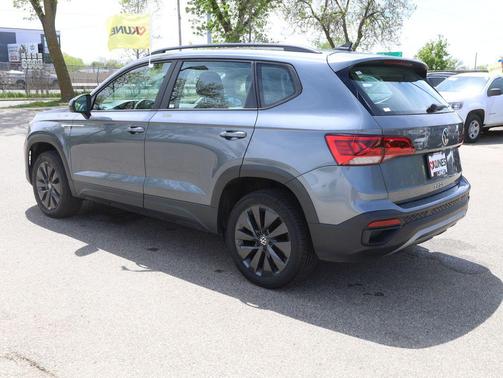 Platinum Gray Metallic 2024 Volkswagen Taos 1.5T S