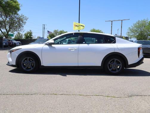 Snow White Pearl 2025 Kia K4 LXS