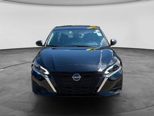 Super Black 2025 Nissan Altima 2.5 SV