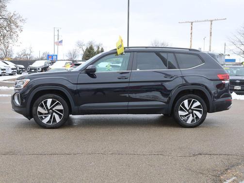 2025 Volkswagen Atlas 2.0T SE w/Technology 4MOTION