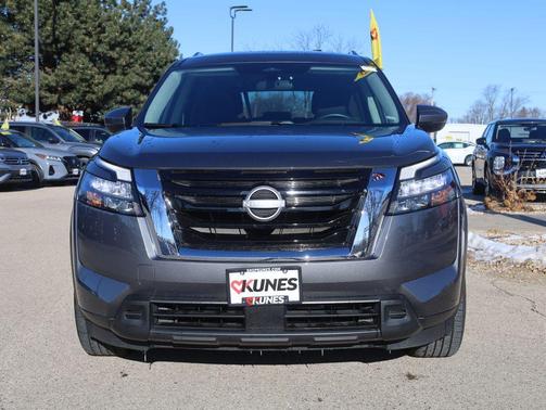 2025 Nissan Pathfinder SV 4WD