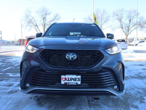 2025 Toyota Highlander LE