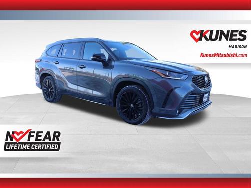 2025 Toyota Highlander LE