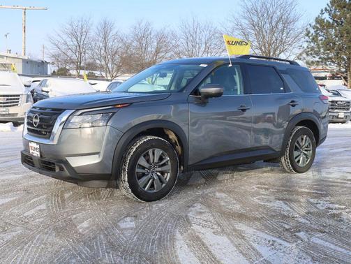 2024 Nissan Pathfinder SV 4WD