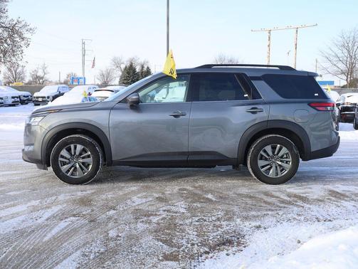 2024 Nissan Pathfinder SV 4WD