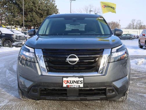 2024 Nissan Pathfinder SV 4WD