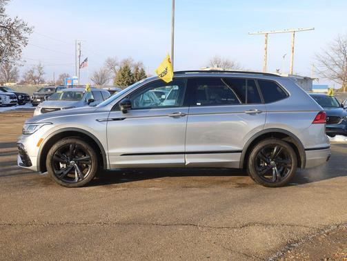 2024 Volkswagen Tiguan 2.0T SE R-Line Black