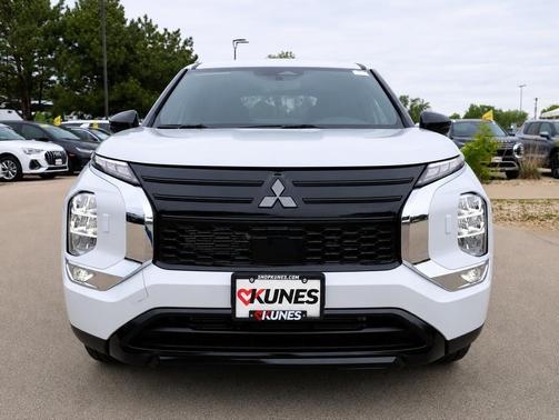 White Diamond 2026 Mitsubishi Outlander LE S-AWC