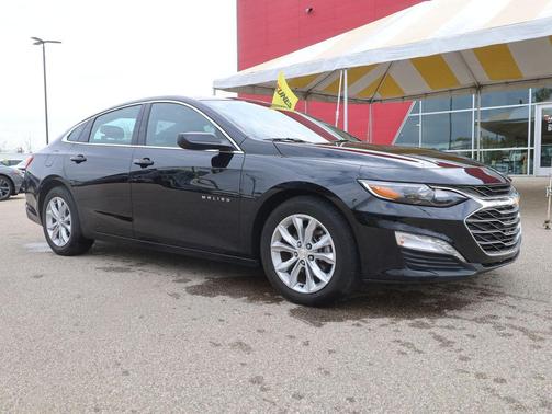 Mosaic Black Metallic 2023 Chevrolet Malibu FWD 1LT