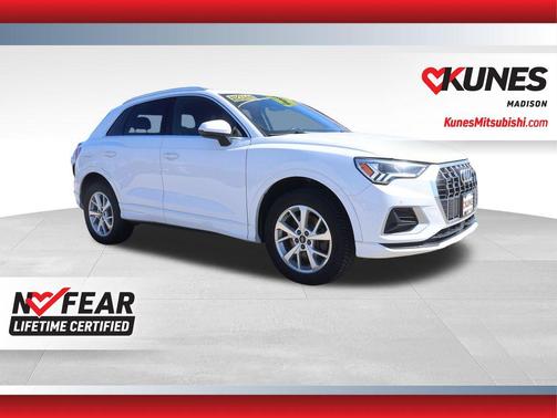 White 2023 Audi Q3 Premium 40 TFSI quattro Tiptronic