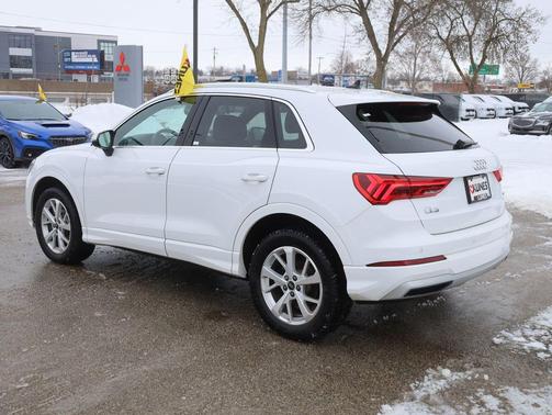White 2023 Audi Q3 Premium 40 TFSI quattro Tiptronic