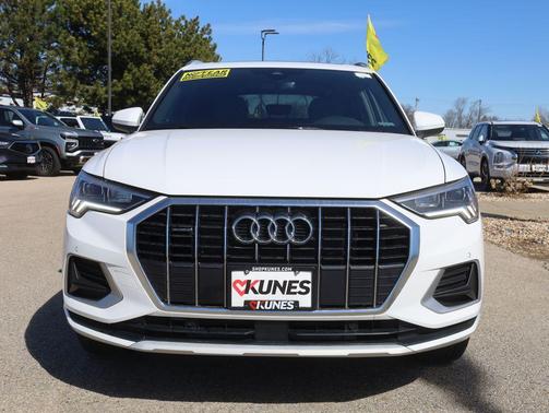 White 2023 Audi Q3 Premium 40 TFSI quattro Tiptronic