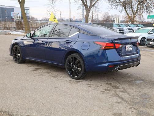 2022 Nissan Altima SR Intelligent AWD