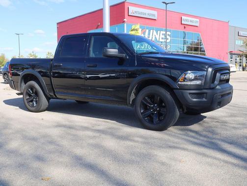 2024 RAM 1500 Classic Warlock Crew Cab 4x4 5'7' Box