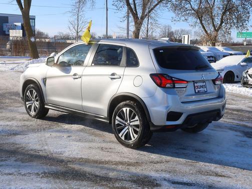 2025 Mitsubishi Outlander Sport SE