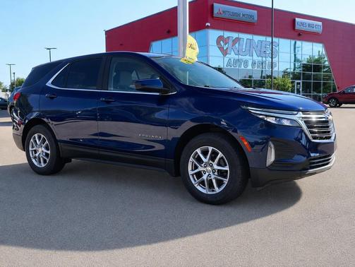 Blue Glow Metallic 2023 Chevrolet Equinox 1LT