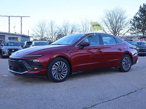 2025 Hyundai SONATA Hybrid SE