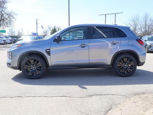 Mercury Gray Metallic 2026 Mitsubishi Outlander Sport 2.0 LE